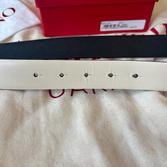 Valentino Garavani Signature V LOGO Belt | Size 90 | Calfskin Leather 30MM main image 3
